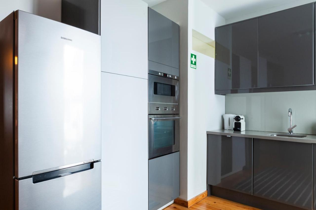 Alfama Terrace Apartment With Authentic XVIII Tiles And Historic Notes 3 Bedrooms & 2 Bathrooms Ac Lissabon Buitenkant foto