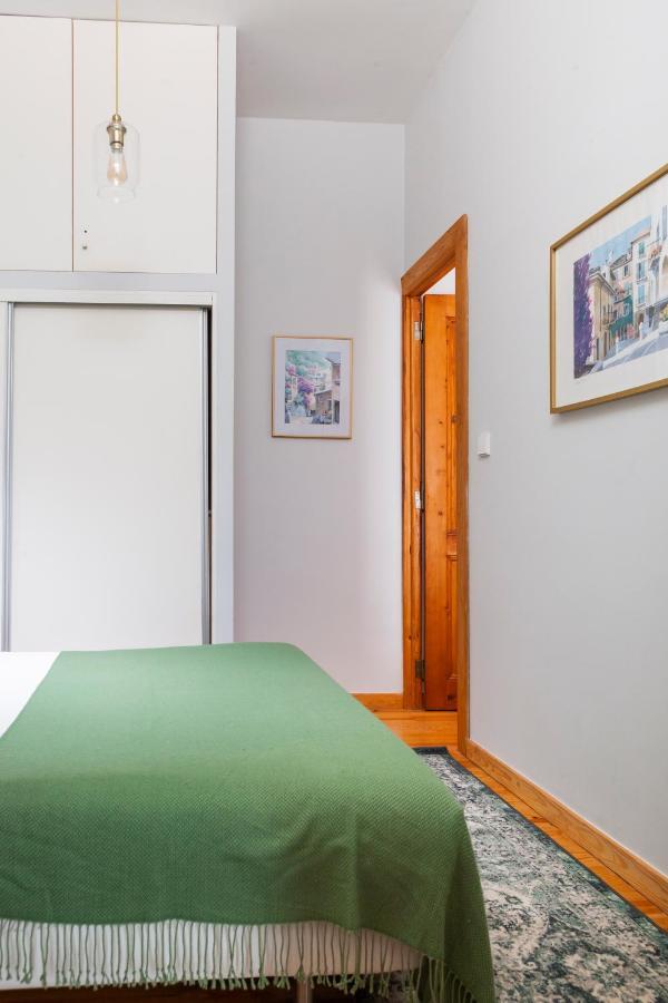 Alfama Terrace Apartment With Authentic XVIII Tiles And Historic Notes 3 Bedrooms & 2 Bathrooms Ac Lissabon Buitenkant foto