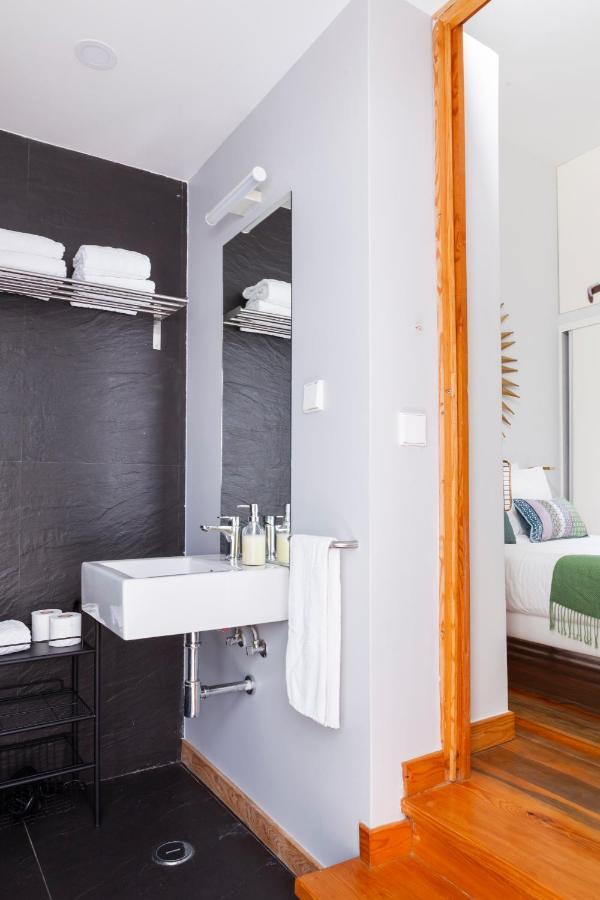 Alfama Terrace Apartment With Authentic XVIII Tiles And Historic Notes 3 Bedrooms & 2 Bathrooms Ac Lissabon Buitenkant foto