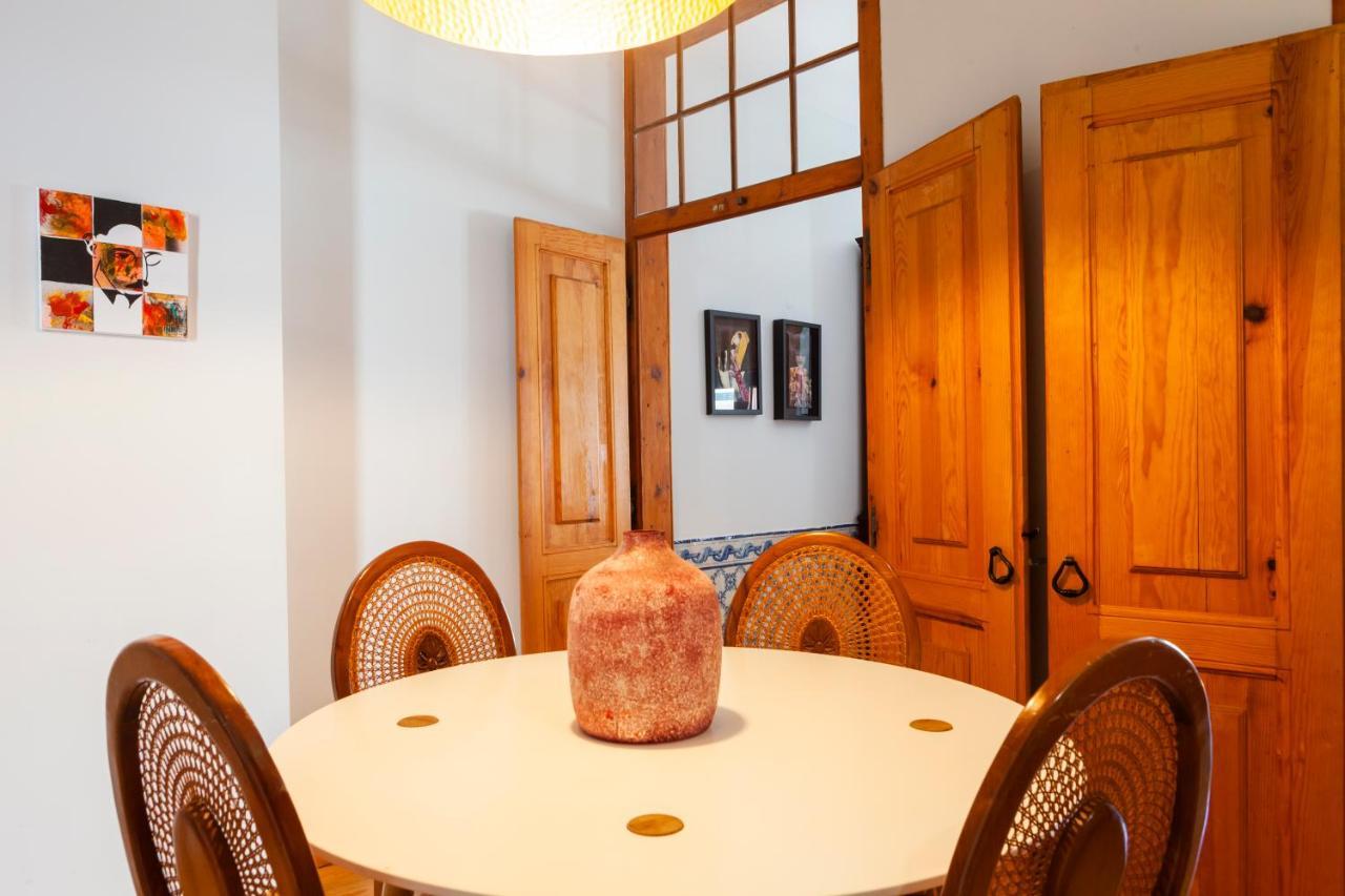 Alfama Terrace Apartment With Authentic XVIII Tiles And Historic Notes 3 Bedrooms & 2 Bathrooms Ac Lissabon Buitenkant foto